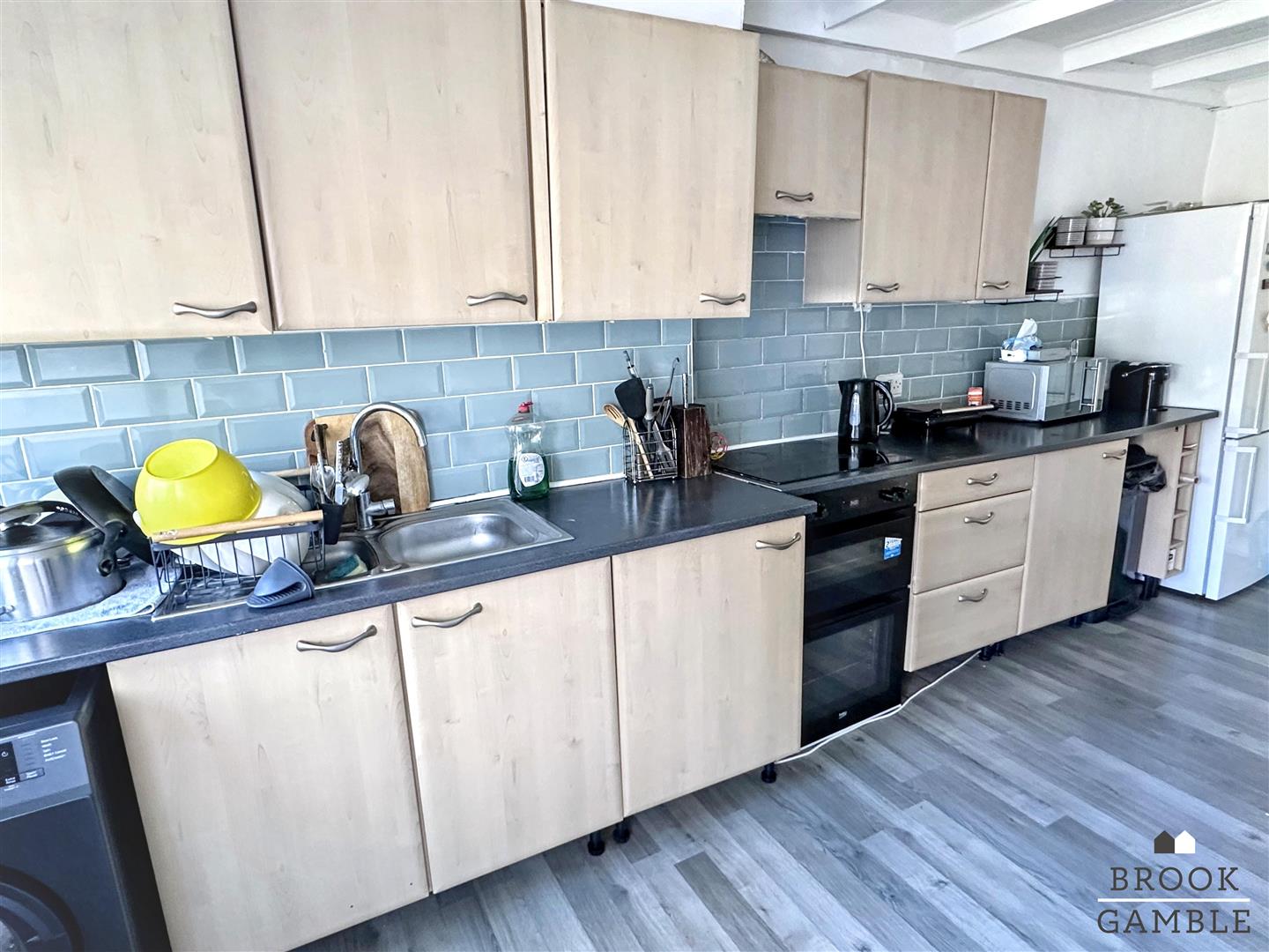 2 Bedroom House - Mid Terrace. Ashford Road in Eastbourne,  7